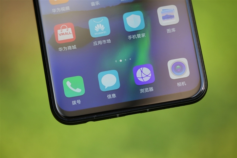 30帧吃鸡！荣耀8X系列首发和平精英电脑版辅助评测：GPU Turbo加持的千万级爆款