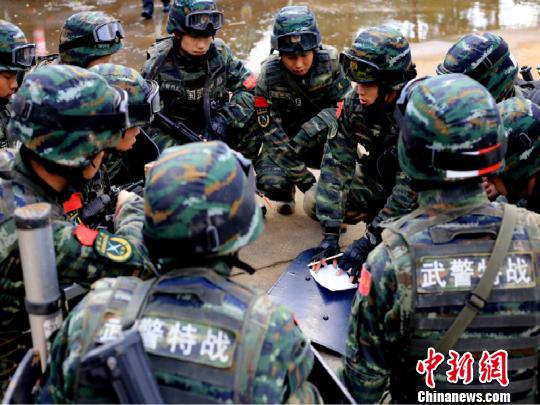 和平精英PC辅助打造现实“和平精英” 武警“魔鬼周”跨区域挑战极限