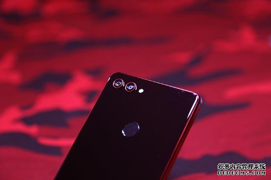360手机N7 Pro珊瑚红评测和平精英PC端辅助：AI智能四摄 高帧率吃鸡神器